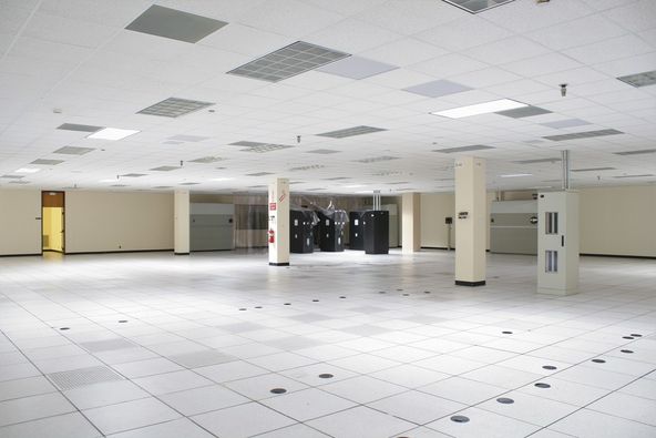 Magnavox Way Corporate Center: 1700 Magnavox Way, Fort Wayne, IN 46804
